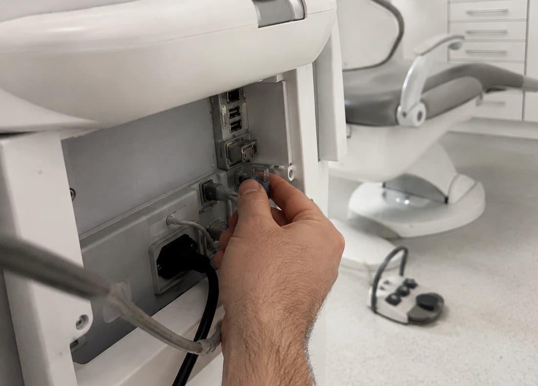 Intégration informatique en salle de soins dentaire